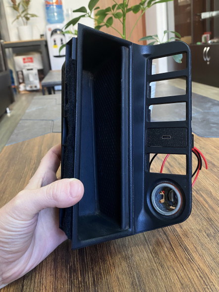 Блок зарядки USB-C 65W для BMW E36 в Сургуте