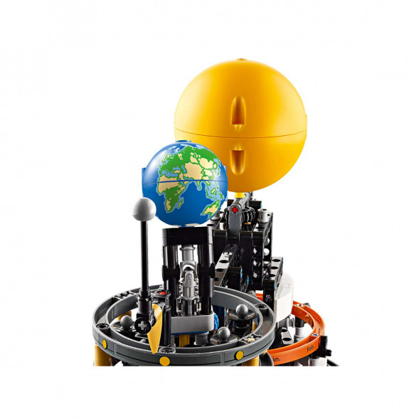 Конструктор LEGO Technic 42179 Планета Земля и Луна на орбите в Сургуте