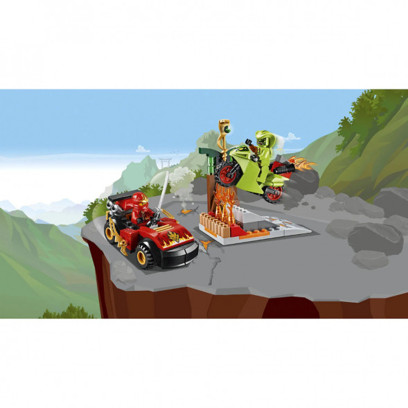 Конструктор LEGO Juniors 10722 Схватка со змеями в Сургуте