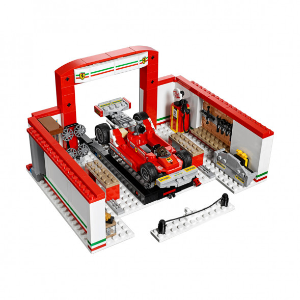 Конструктор LEGO Speed Champions 75889 Гараж Ferrari в Сургуте
