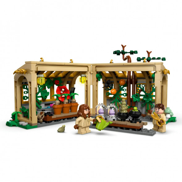 Конструктор LEGO Harry Potter 76445 Замок Хогвартс: Урок травологии в Сургуте