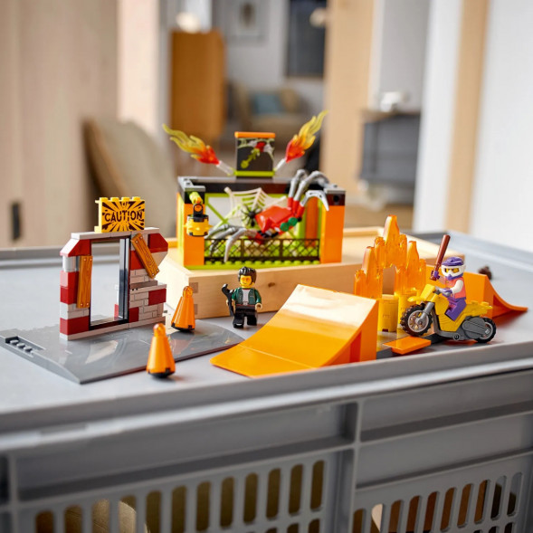 Конструктор LEGO City 60293 Парк каскадёров в Сургуте