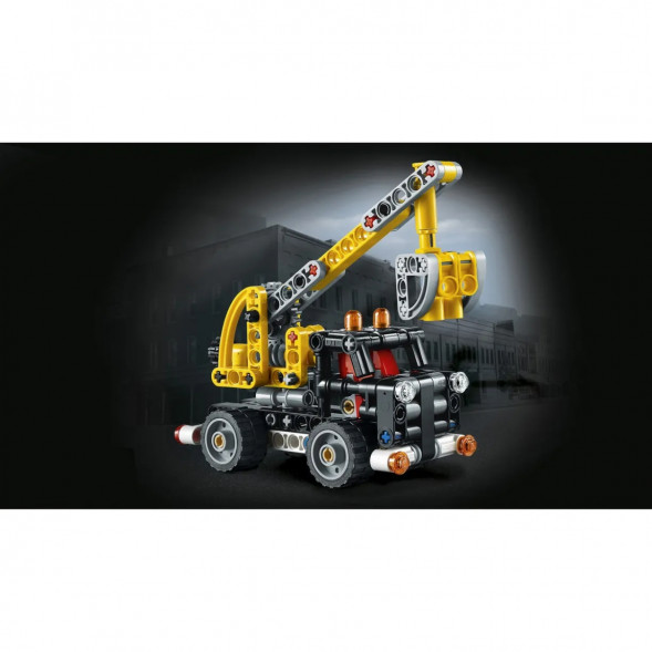 Конструктор LEGO Technic 42031 Ремонтный автокран в Сургуте